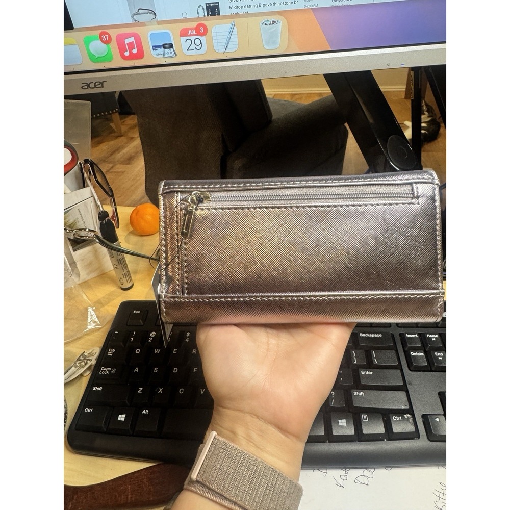 GUESS Liya Metallic Silver 3 D Floral Trifold Wallet Clutch Bag + Gift Box - Picture 3 of 3
